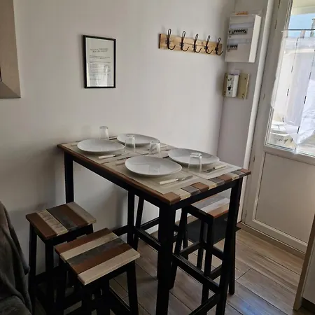 Apartment A 250m De La *